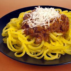 spaghetti_gialli_ragu